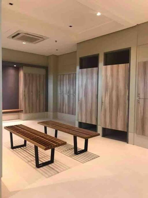 Studio At Viceroy T4 Florence Way Manila Eksteriør billede
