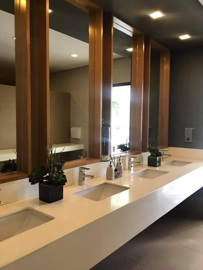 Studio At Viceroy T4 Florence Way Manila Eksteriør billede