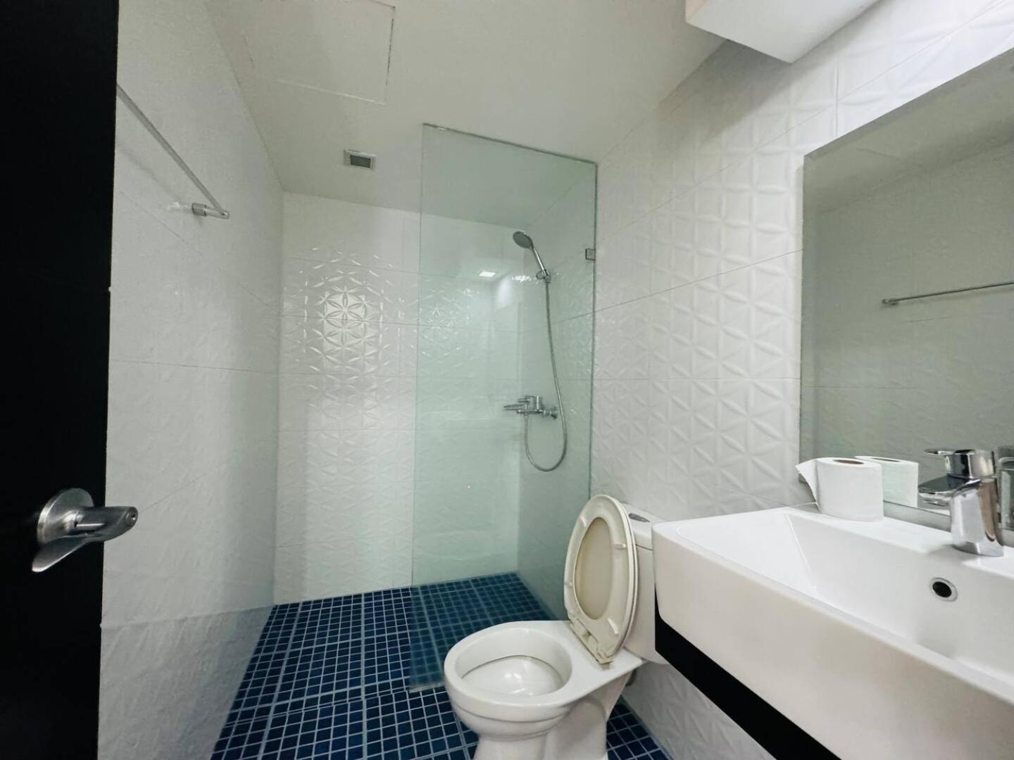 Studio At Viceroy T4 Florence Way Manila Eksteriør billede