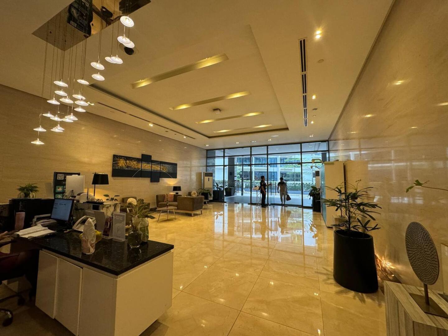 Studio At Viceroy T4 Florence Way Manila Eksteriør billede